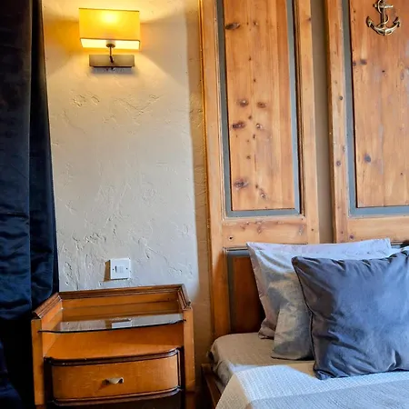 The Anchor Townhouse Semesterbostad