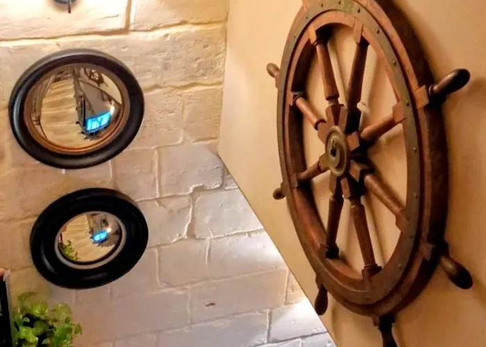 The Anchor Townhouse St Paul's Bay